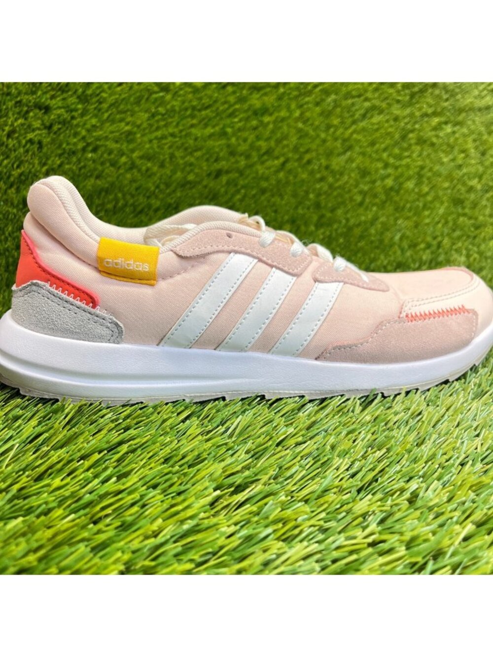 Adidas Retrorun Womens Size 7.5‎ Pink White Athletic Running Shoes Sneakers